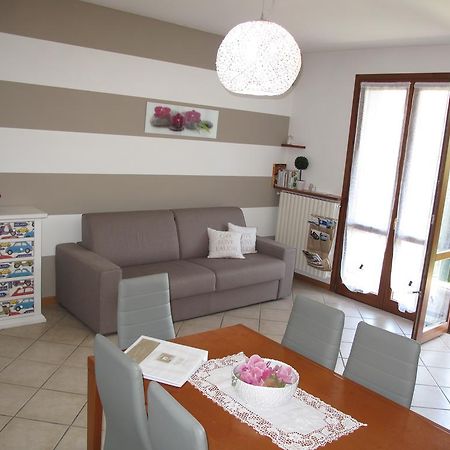 Luminoso Trilocale Con Piscina E Giardino Privato Apartment Desenzano del Garda Exterior foto