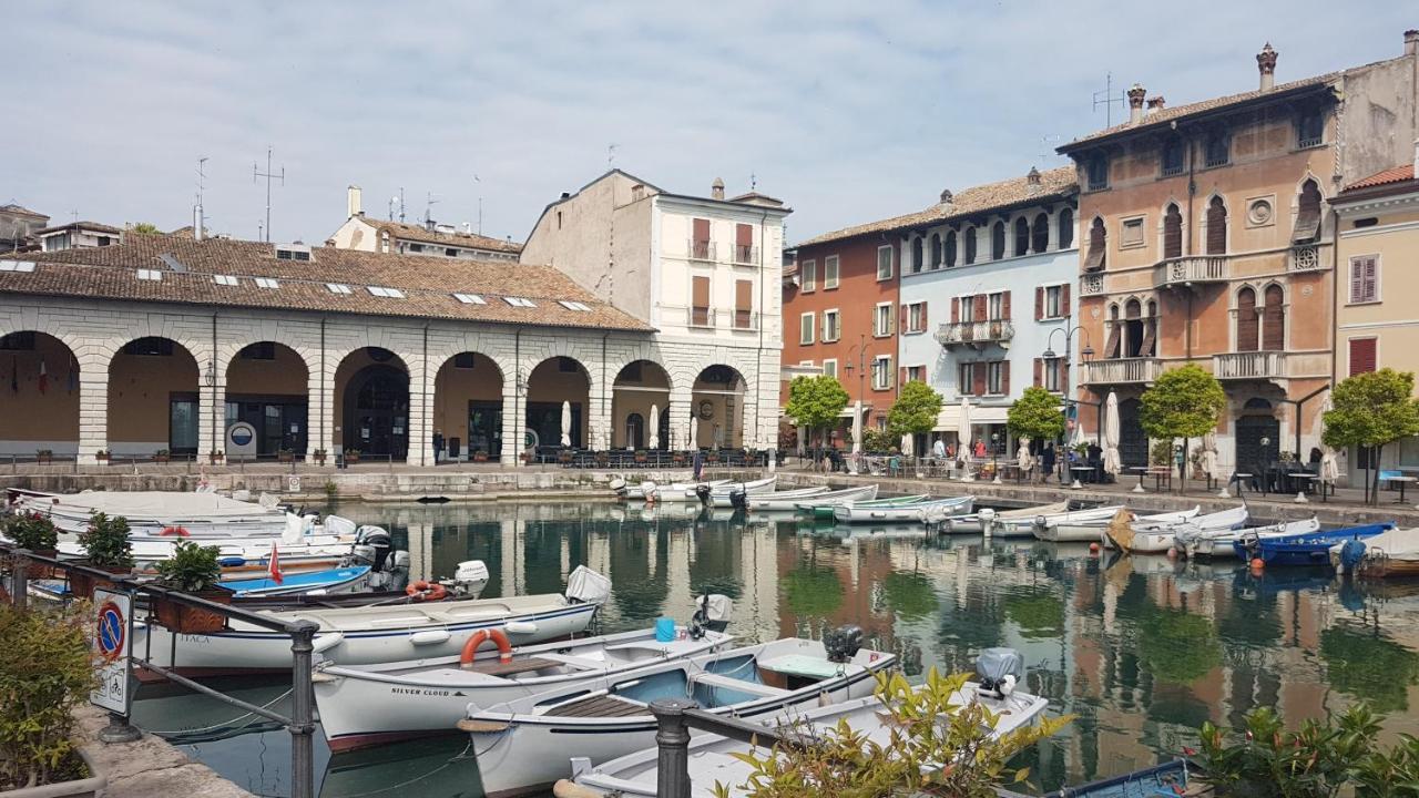 Luminoso Trilocale Con Piscina E Giardino Privato Apartment Desenzano del Garda Exterior foto