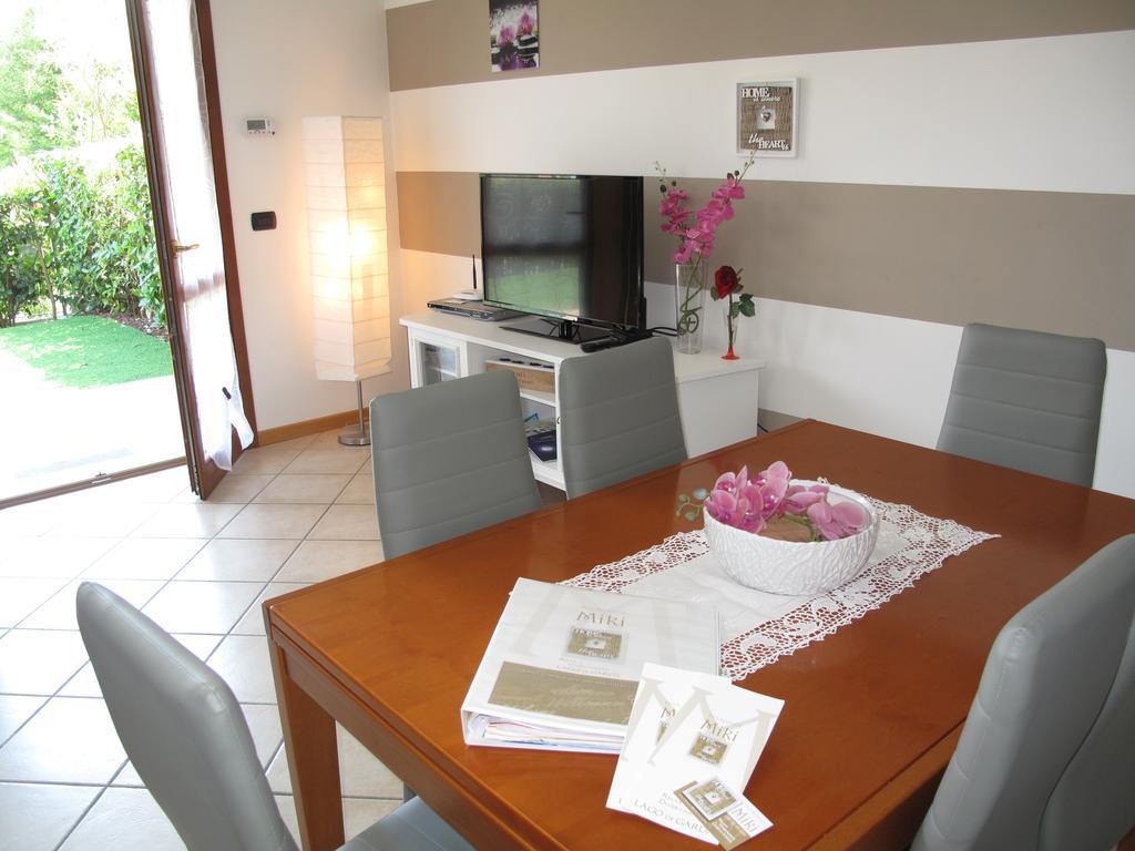 Luminoso Trilocale Con Piscina E Giardino Privato Apartment Desenzano del Garda Exterior foto