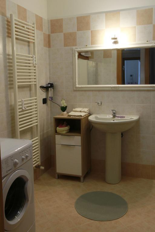 Luminoso Trilocale Con Piscina E Giardino Privato Apartment Desenzano del Garda Exterior foto