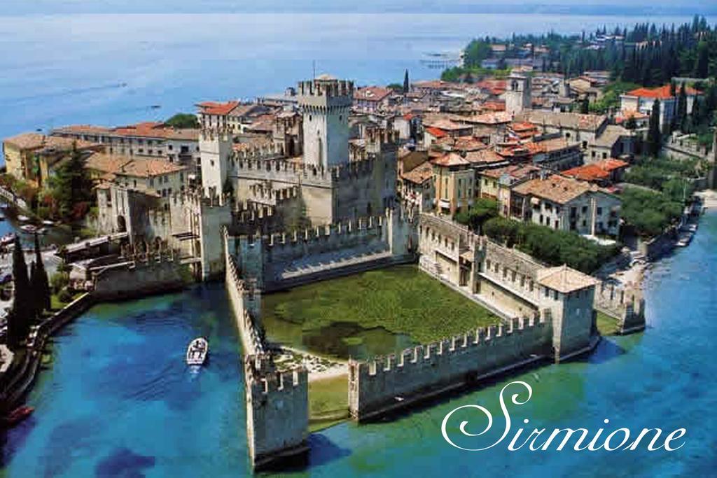 Luminoso Trilocale Con Piscina E Giardino Privato Apartment Desenzano del Garda Exterior foto