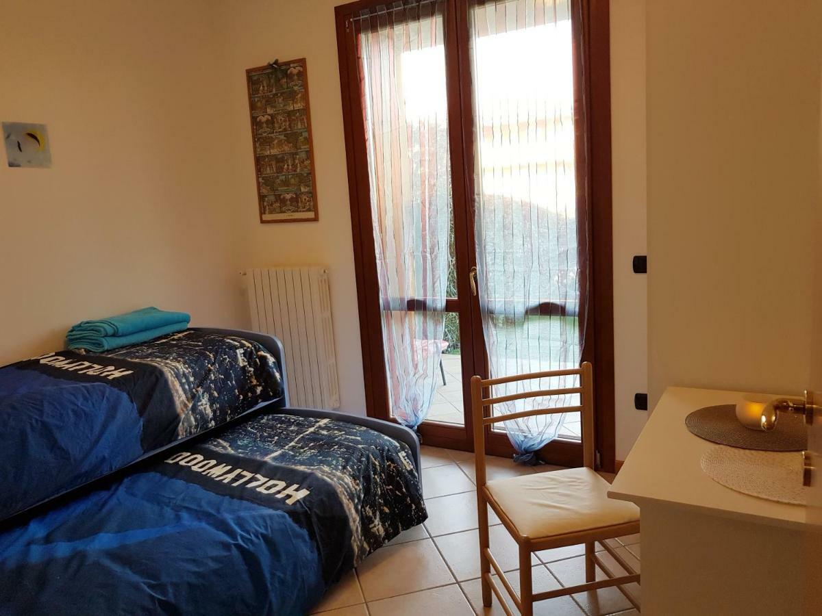 Luminoso Trilocale Con Piscina E Giardino Privato Apartment Desenzano del Garda Exterior foto